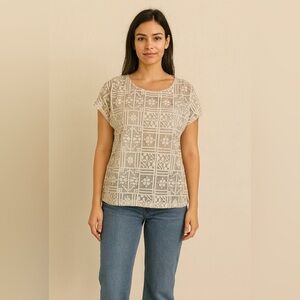 Chicos Elegant BeigeLaced  Patterned Women's Top.    Size-2